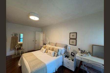 Apartamento à venda com 240m², 4 quartos e 3 vagasSuíte 1