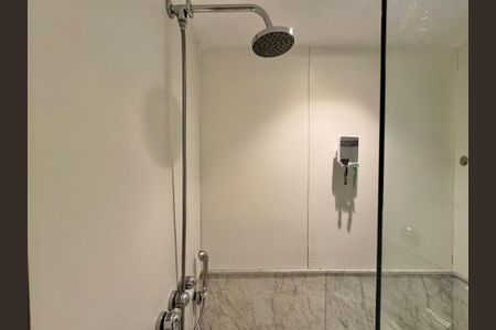 Apartamento à venda com 240m², 4 quartos e 3 vagasSuíte 1 - Banheiro