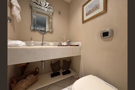 Apartamento à venda com 240m², 4 quartos e 3 vagasLavabo