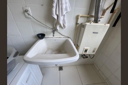 Apartamento à venda com 240m², 4 quartos e 3 vagasÁrea de Serviço - Banheiro