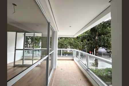 Apartamento para alugar com 123m², 4 quartos e 2 vagas Apartamento para alugar com 123m², 4 quartos e 2 vagasVaranda do Quarto 3