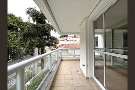 Apartamento para alugar com 123m², 4 quartos e 2 vagas Apartamento para alugar com 123m², 4 quartos e 2 vagasVaranda