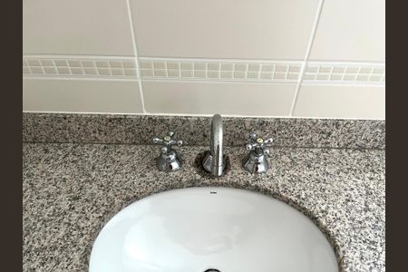 Apartamento para alugar com 123m², 4 quartos e 2 vagas Apartamento para alugar com 123m², 4 quartos e 2 vagasBanheiro da Suíte 2