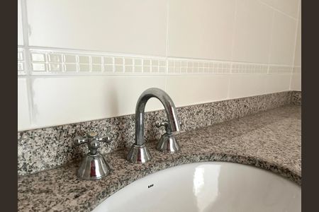 Apartamento para alugar com 123m², 4 quartos e 2 vagas Apartamento para alugar com 123m², 4 quartos e 2 vagasBanheiro Corredor