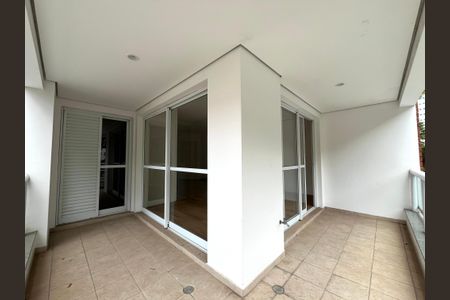 Apartamento para alugar com 123m², 4 quartos e 2 vagas Apartamento para alugar com 123m², 4 quartos e 2 vagasVaranda
