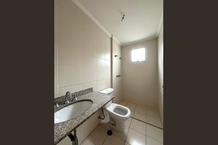 Apartamento para alugar com 123m², 4 quartos e 2 vagas Apartamento para alugar com 123m², 4 quartos e 2 vagasBanheiro da Suíte 1