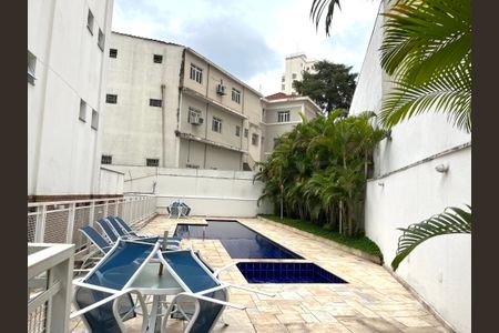 Apartamento para alugar com 123m², 4 quartos e 2 vagas Apartamento para alugar com 123m², 4 quartos e 2 vagasÁrea comum - Piscina