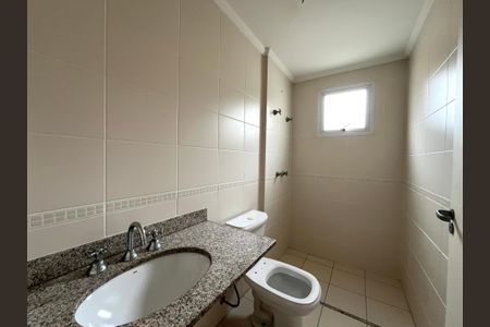 Apartamento para alugar com 123m², 4 quartos e 2 vagas Apartamento para alugar com 123m², 4 quartos e 2 vagasBanheiro da Suíte 1