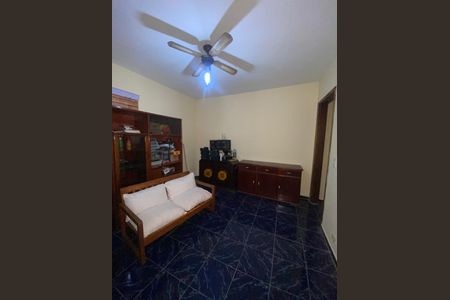 Casa à venda com 264m², 5 quartos e 3 vagas Casa à venda com 264m², 5 quartos e 3 vagasQuarto 4