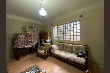 Casa à venda com 264m², 5 quartos e 3 vagas Casa à venda com 264m², 5 quartos e 3 vagasSala