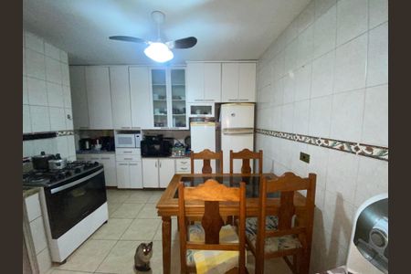 Casa à venda com 264m², 5 quartos e 3 vagas Casa à venda com 264m², 5 quartos e 3 vagasCozinha