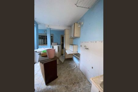 Casa à venda com 264m², 5 quartos e 3 vagas Casa à venda com 264m², 5 quartos e 3 vagasÁrea de Serviço 3