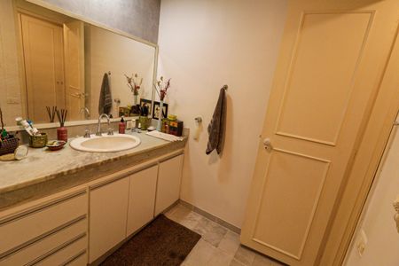 Apartamento à venda com 114m², 3 quartos e 2 vagas Apartamento à venda com 114m², 3 quartos e 2 vagasBanheiro