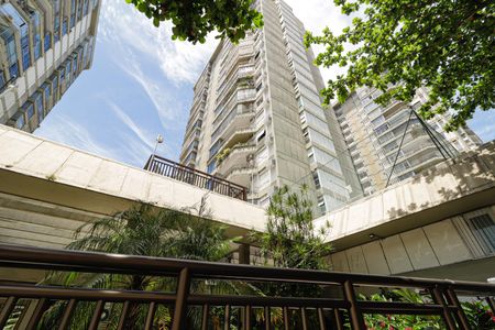 Apartamento à venda com 114m², 3 quartos e 2 vagas Apartamento à venda com 114m², 3 quartos e 2 vagasFachada