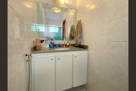 Apartamento à venda com 75m², 3 quartos e 2 vagasBanheiro da Suíte