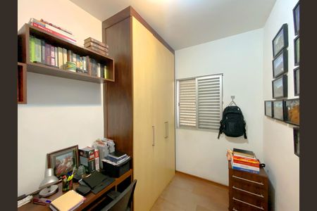 Apartamento à venda com 75m², 3 quartos e 2 vagasQuarto 2