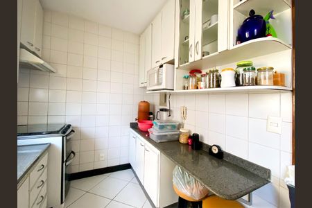 Apartamento à venda com 75m², 3 quartos e 2 vagasCozinha