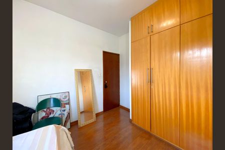 Apartamento à venda com 75m², 3 quartos e 2 vagasQuarto