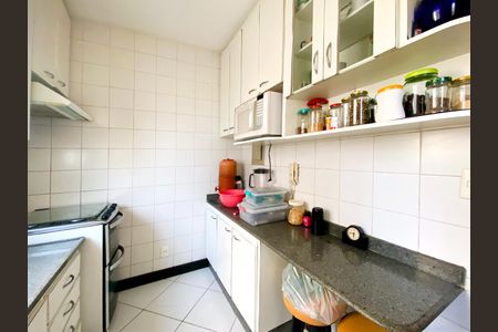 Apartamento à venda com 75m², 3 quartos e 2 vagasCozinha
