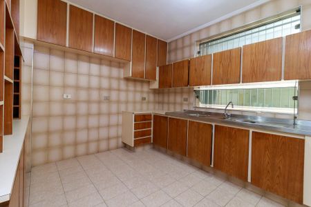 Casa à venda com 159m², 3 quartos e 2 vagas Casa à venda com 159m², 3 quartos e 2 vagasCozinha