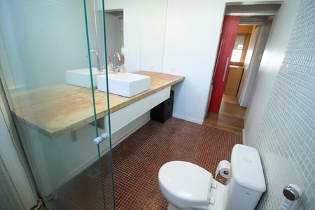 Apartamento para alugar com 120m², 2 quartos e 2 vagas Apartamento para alugar com 120m², 2 quartos e 2 vagasBanheiro Social