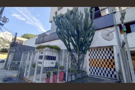 Apartamento para alugar com 120m², 2 quartos e 2 vagas Apartamento para alugar com 120m², 2 quartos e 2 vagasFachada