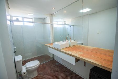 Apartamento para alugar com 120m², 2 quartos e 2 vagas Apartamento para alugar com 120m², 2 quartos e 2 vagasBanheiro Social