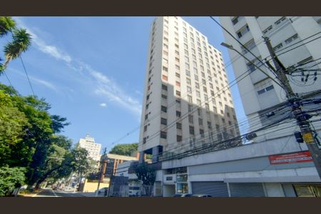 Apartamento para alugar com 120m², 2 quartos e 2 vagas Apartamento para alugar com 120m², 2 quartos e 2 vagasFachada