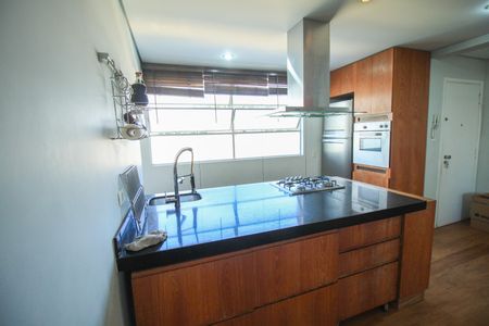 Apartamento para alugar com 120m², 2 quartos e 2 vagas Apartamento para alugar com 120m², 2 quartos e 2 vagasCozinha