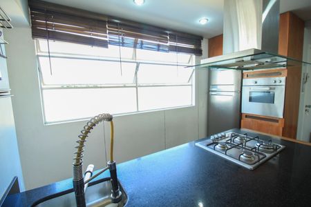 Apartamento para alugar com 120m², 2 quartos e 2 vagas Apartamento para alugar com 120m², 2 quartos e 2 vagasCozinha