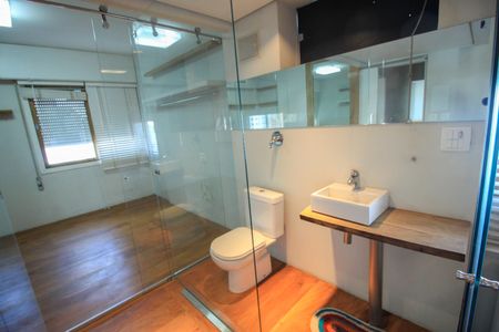 Apartamento para alugar com 120m², 2 quartos e 2 vagas Apartamento para alugar com 120m², 2 quartos e 2 vagasBanheiro do Quarto 1