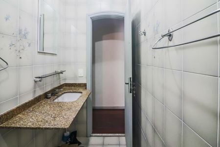 Casa à venda com 250m², 4 quartos e 3 vagas Casa à venda com 250m², 4 quartos e 3 vagasBanheiro Social