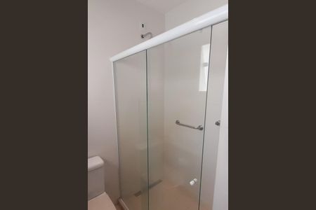 Casa à venda com 273m², 4 quartos e 5 vagas Casa à venda com 273m², 4 quartos e 5 vagasBanheiro 2