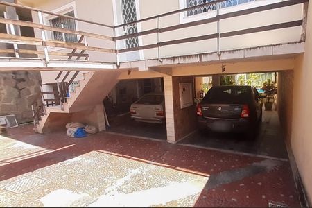 Casa à venda com 273m², 4 quartos e 5 vagas Casa à venda com 273m², 4 quartos e 5 vagasGaragem