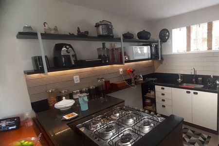Casa à venda com 273m², 4 quartos e 5 vagas Casa à venda com 273m², 4 quartos e 5 vagasCozinha