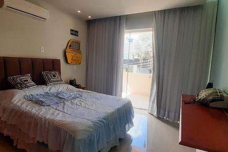 Casa à venda com 273m², 4 quartos e 5 vagas Casa à venda com 273m², 4 quartos e 5 vagasQuarto 1