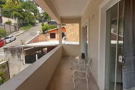 Casa à venda com 273m², 4 quartos e 5 vagas Casa à venda com 273m², 4 quartos e 5 vagasVaranda do Quarto 1