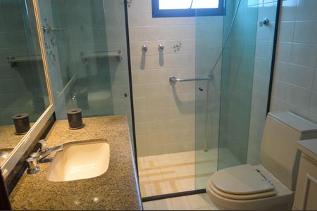 Apartamento à venda com 180m², 3 quartos e 2 vagas Apartamento à venda com 180m², 3 quartos e 2 vagasBanheiro Suíte 1