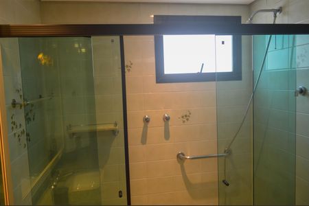 Apartamento à venda com 180m², 3 quartos e 2 vagas Apartamento à venda com 180m², 3 quartos e 2 vagasBanheiro Suíte 1