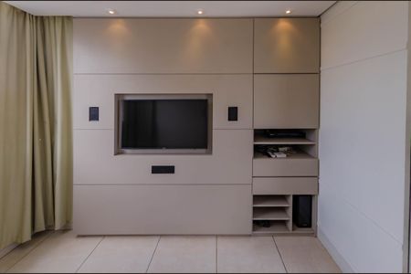 Apartamento à venda com 161m², 3 quartos e 2 vagas Apartamento à venda com 161m², 3 quartos e 2 vagasSala 2