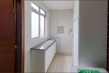 Apartamento à venda com 161m², 3 quartos e 2 vagas Apartamento à venda com 161m², 3 quartos e 2 vagasÁrea de serviço