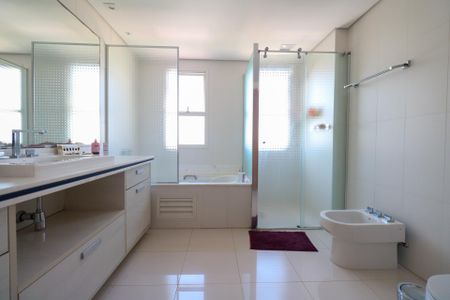 Apartamento à venda com 263m², 4 quartos e 4 vagasSuíte 1