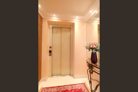 Apartamento à venda com 263m², 4 quartos e 4 vagasHall Particular