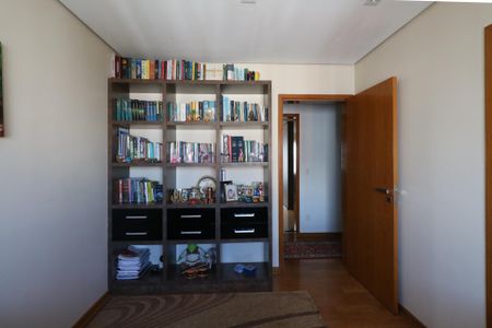 Apartamento à venda com 263m², 4 quartos e 4 vagasSuíte 4 / Escritório