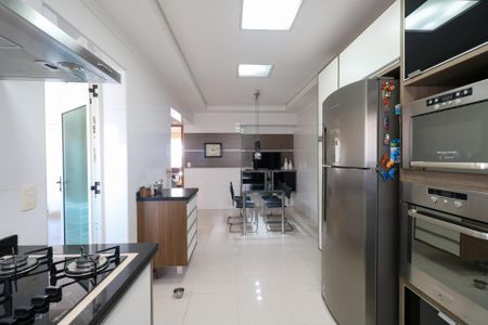 Apartamento à venda com 263m², 4 quartos e 4 vagasCozinha