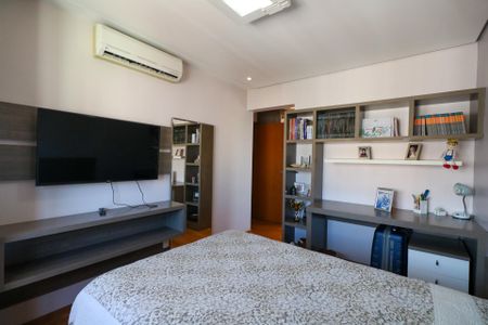 Apartamento à venda com 263m², 4 quartos e 4 vagasSuíte 2