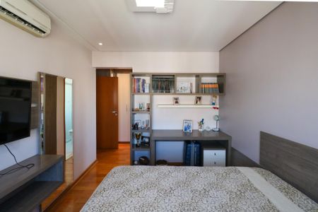 Apartamento à venda com 263m², 4 quartos e 4 vagasSuíte 2