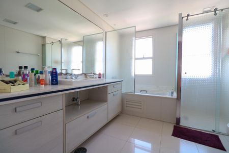 Apartamento à venda com 263m², 4 quartos e 4 vagasSuíte 1