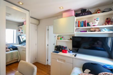 Apartamento à venda com 172m², 4 quartos e 4 vagasSuíte 2