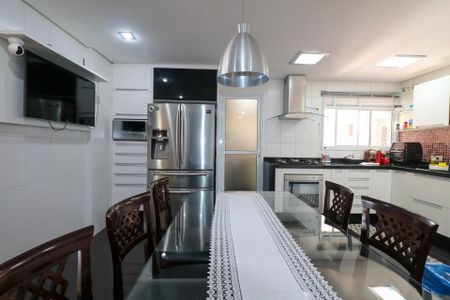 Apartamento à venda com 172m², 4 quartos e 4 vagasCozinha